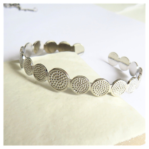 Elegant Adjustable Circle Bangle – Perfect Gift for Any Occasion!